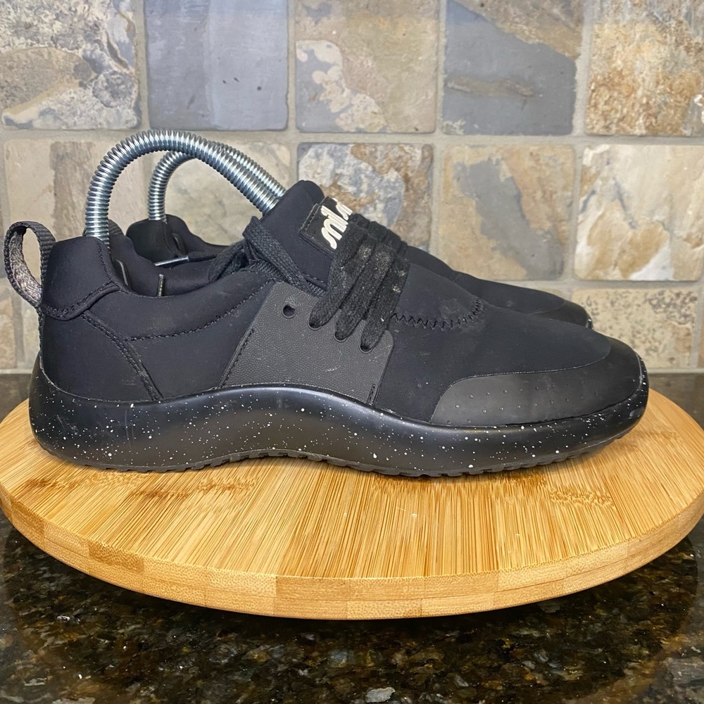 Snibbs Shoes Womens 7.5 Black Spacecloud Work Nursing Slip & Water Resistant